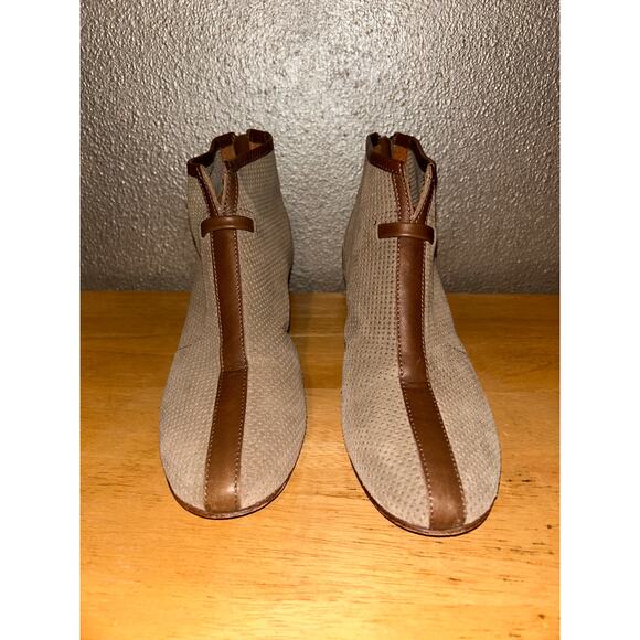 Aquatalia Marvin K Boho Hippie Stacked Heel Perforated Leather Ankle Boots - Picture 5 of 9